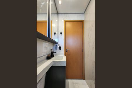 Apartamento à venda com 65m², 2 quartos e 2 vagasBanheiro Social 