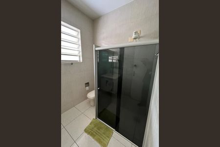 Casa de condomínio à venda com 204m², 3 quartos e 1 vagaBanheiro 2
