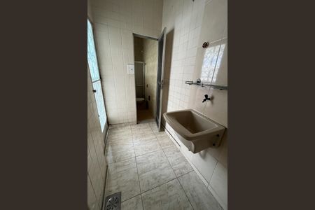 Casa de condomínio à venda com 204m², 3 quartos e 1 vagaArea de serviço