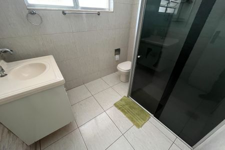 Casa de condomínio à venda com 204m², 3 quartos e 1 vagaBanheiro 2