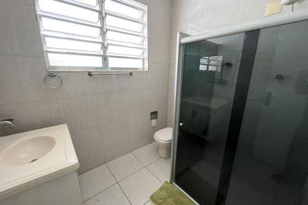 Casa de condomínio à venda com 204m², 3 quartos e 1 vagaBanheiro 2