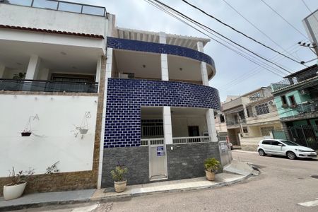 Casa de condomínio à venda com 204m², 3 quartos e 1 vagaFachada