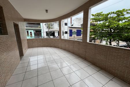 Casa de condomínio à venda com 204m², 3 quartos e 1 vagaVaranda