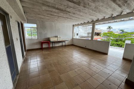 Casa de condomínio à venda com 204m², 3 quartos e 1 vagaTerraço