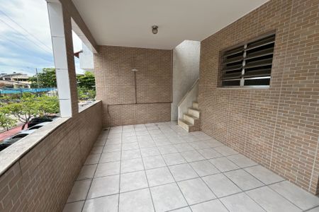 Casa de condomínio à venda com 204m², 3 quartos e 1 vagaVaranda