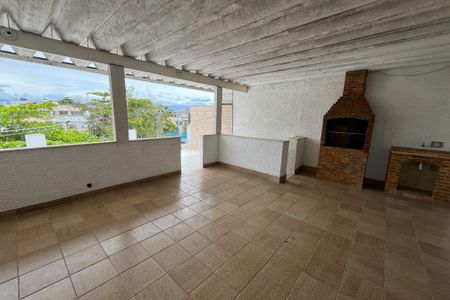 Casa de condomínio à venda com 204m², 3 quartos e 1 vagaTerraço