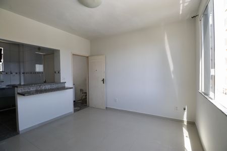 Sala de apartamento para alugar com 2 quartos, 66m² em Amaralina, Salvador