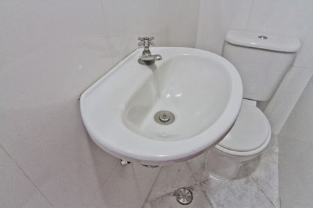 Casa de condomínio à venda com 89m², 2 quartos e 2 vagasLavabo