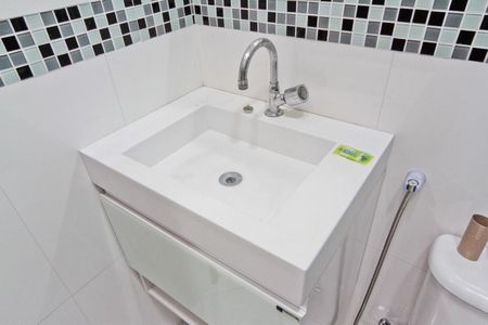 Casa de condomínio à venda com 89m², 2 quartos e 2 vagasBanheiro