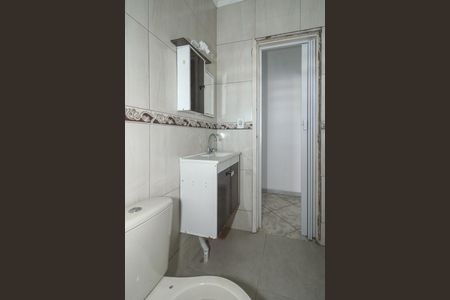 Banheiro de apartamento para alugar com 1 quarto, 50m² em Jardim São Pedro, Porto Alegre