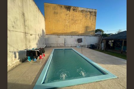 Casa à venda com 92m², 2 quartos e sem vagaPiscina