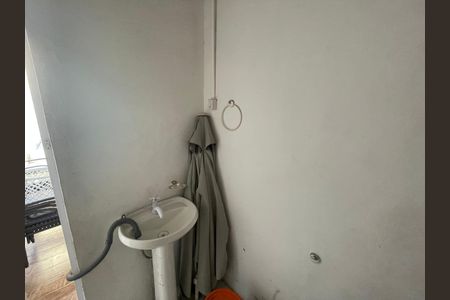 Casa à venda com 92m², 2 quartos e sem vagaBanheiro 2