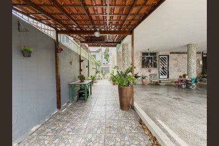 Apartamento à venda com 76m², 2 quartos e sem vagaÁrea comum