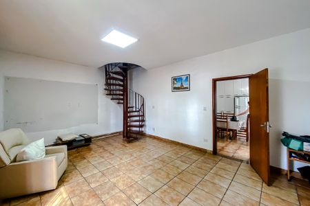 Casa para alugar com 163m², 3 quartos e 1 vaga Casa para alugar com 163m², 3 quartos e 1 vagaSala