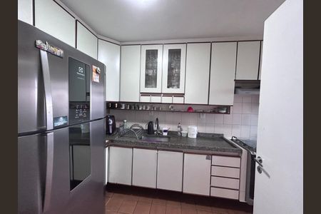 Apartamento para alugar com 67m², 2 quartos e 2 vagasCozinha