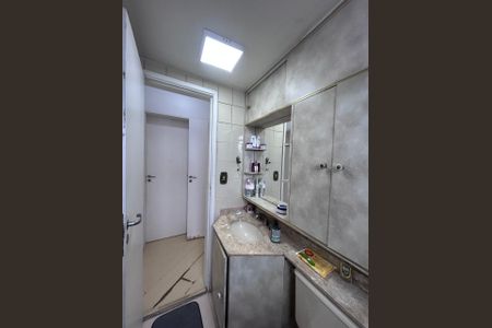 Apartamento para alugar com 67m², 2 quartos e 2 vagasBanheiro 