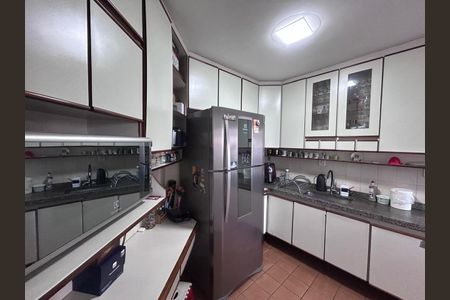 Apartamento para alugar com 67m², 2 quartos e 2 vagasCozinha