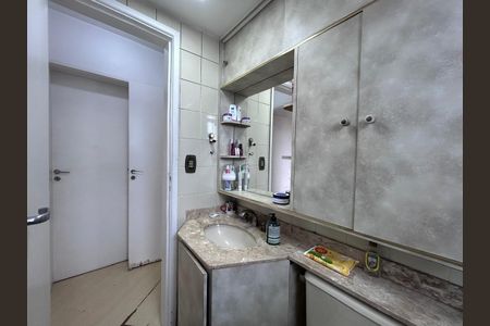 Apartamento para alugar com 67m², 2 quartos e 2 vagasBanheiro 