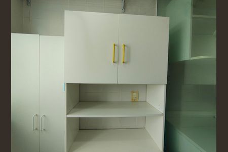 Apartamento para alugar com 77m², 2 quartos e 1 vagaÁrea de Serviço