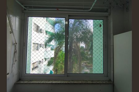 Apartamento para alugar com 77m², 2 quartos e 1 vagaÁrea de Serviço