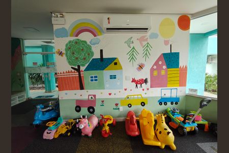 Apartamento para alugar com 77m², 2 quartos e 1 vagaÁrea comum - Playground