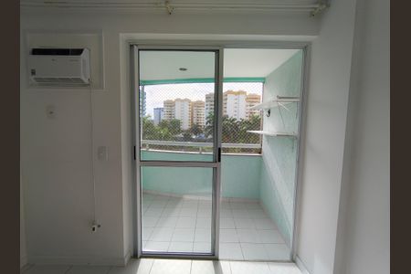 Apartamento para alugar com 77m², 2 quartos e 1 vagaVaranda da sala 