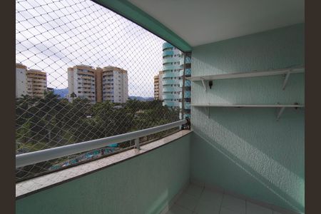 Apartamento para alugar com 77m², 2 quartos e 1 vagaVaranda da sala 
