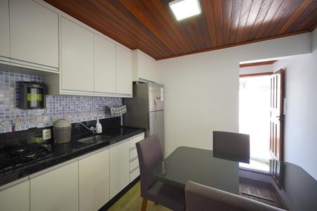 Casa para alugar com 70m², 2 quartos e 1 vagaCozinha