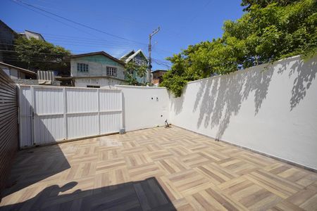 Casa para alugar com 70m², 2 quartos e 1 vagaGaragem e pátio