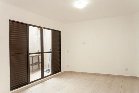 Quarto de casa para alugar com 1 quarto, 60m² em Jardim Alzira, São Paulo