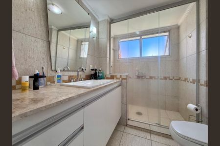 Apartamento à venda com 136m², 4 quartos e 2 vagasBanheiro Suíte 