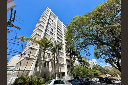 Apartamento à venda com 136m², 4 quartos e 2 vagasFachada 