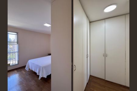 Apartamento à venda com 136m², 4 quartos e 2 vagasCloset Suíte 