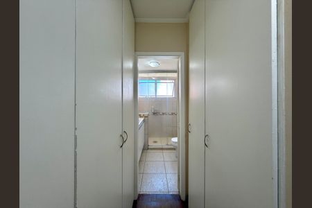 Apartamento à venda com 136m², 4 quartos e 2 vagasCloset Suíte 