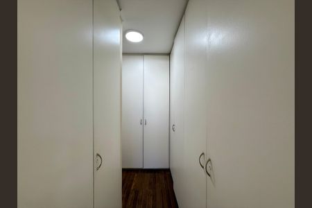 Apartamento à venda com 136m², 4 quartos e 2 vagasCloset Suíte 