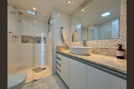 Apartamento à venda com 136m², 4 quartos e 2 vagasBanheiro Social 