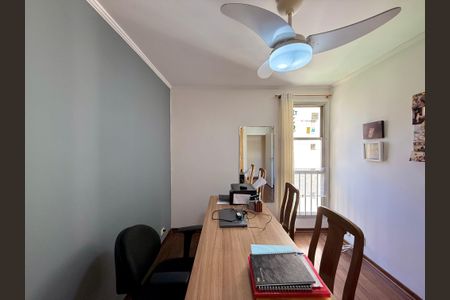 Apartamento à venda com 136m², 4 quartos e 2 vagasQuarto 2