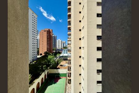 Apartamento à venda com 136m², 4 quartos e 2 vagasVista Cozinha 