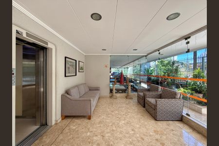 Apartamento à venda com 136m², 4 quartos e 2 vagasHall Social Bloco 