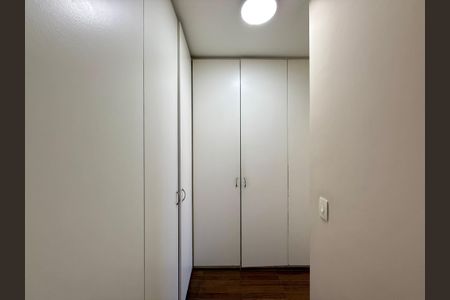 Apartamento à venda com 136m², 4 quartos e 2 vagasCloset Suíte 