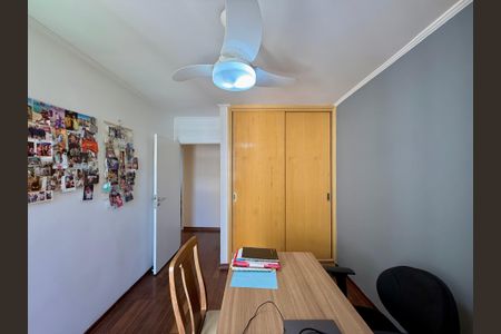Apartamento à venda com 136m², 4 quartos e 2 vagasQuarto 2