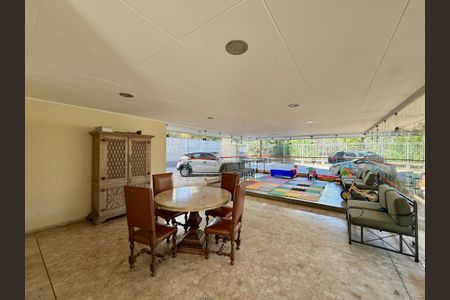 Apartamento à venda com 136m², 4 quartos e 2 vagasSalão de Festas 