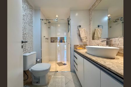 Apartamento à venda com 136m², 4 quartos e 2 vagasBanheiro Social 