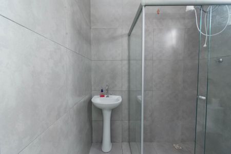 Banheiro da Suíte de apartamento para alugar com 1 quarto, 45m² em Industrial, Contagem