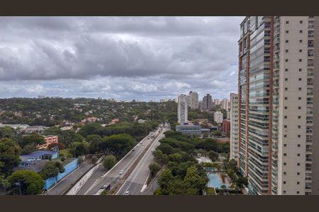 Apartamento à venda com 166m², 3 quartos e 2 vagasVista da Suíte 2