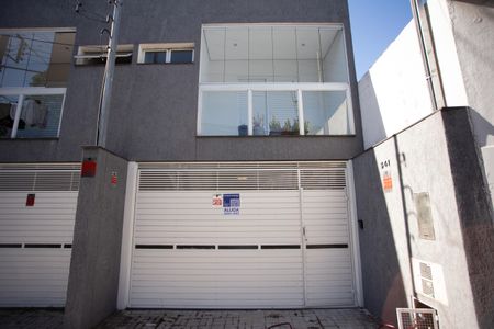 Casa para alugar com 160m², 3 quartos e 2 vagasFACHADA
