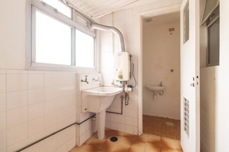 Apartamento para alugar com 70m², 3 quartos e 1 vagaÁrea de Serviço