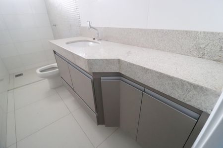 Apartamento para alugar com 146m², 3 quartos e 2 vagasBanheiro do Quarto 3