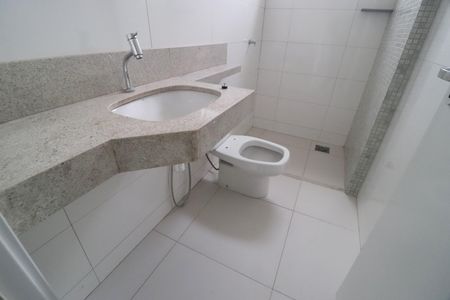 Apartamento para alugar com 146m², 3 quartos e 2 vagasBanheiro do Quarto 2