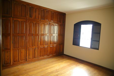 Casa à venda com 185m², 3 quartos e 2 vagasQuarto 2 